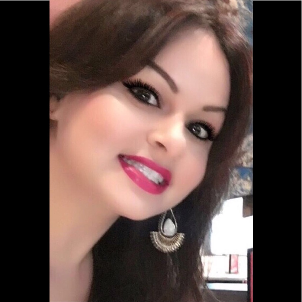 Meet your Posher, Sarika located in FL