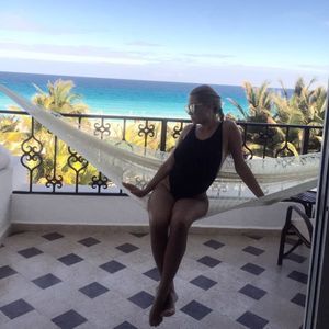 Meet your Posher, Daniela