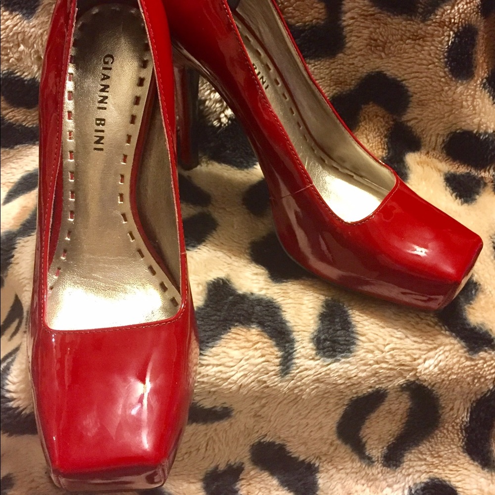Red square toe Gianni Bini 7.5 no box