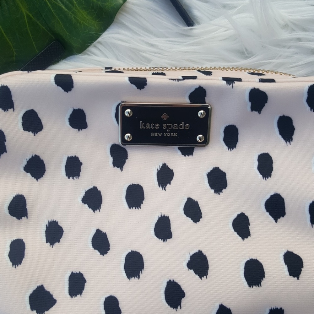 Authentic Kate Spade Crossbody - Picture 2 of 4