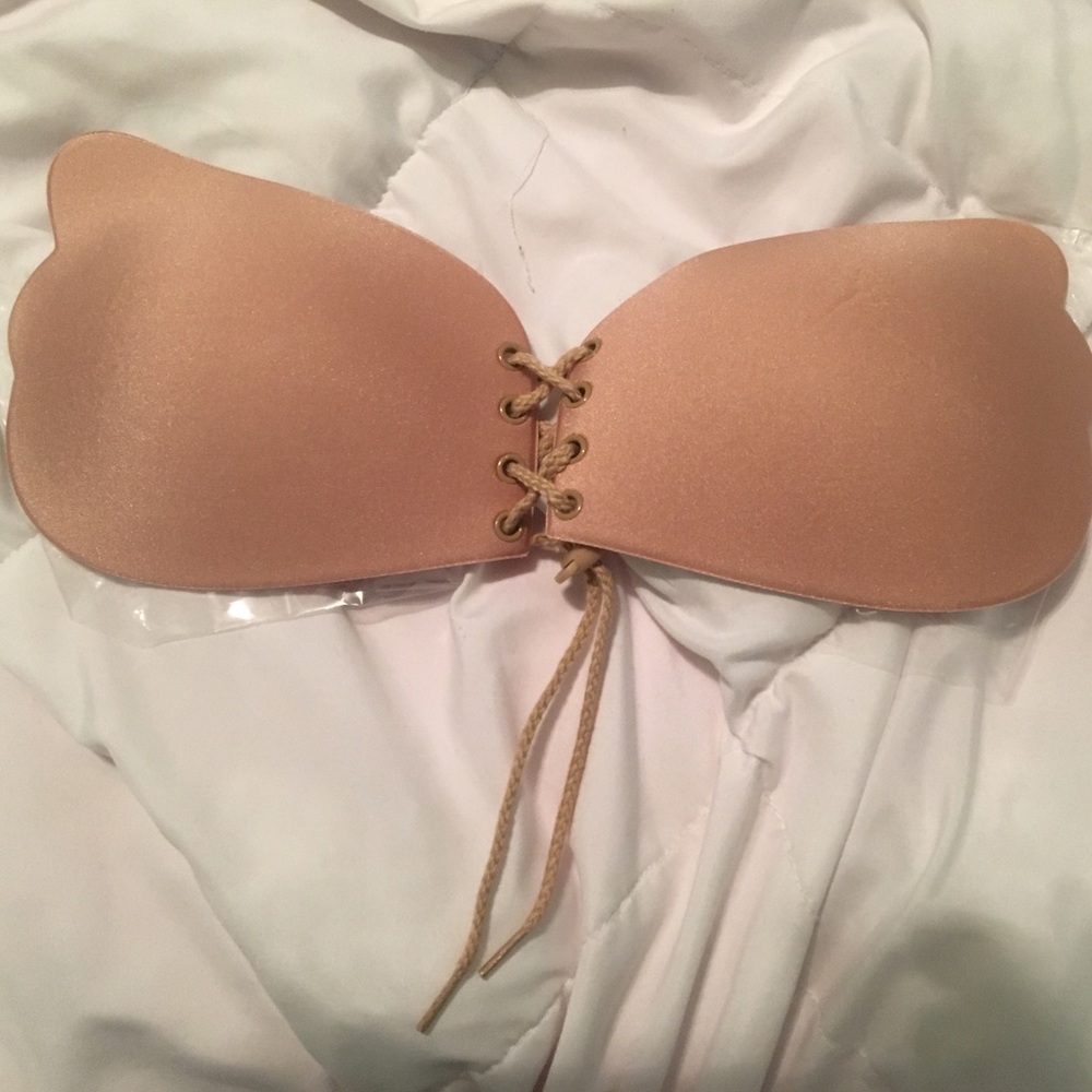 Strapless "push up" sticky bra