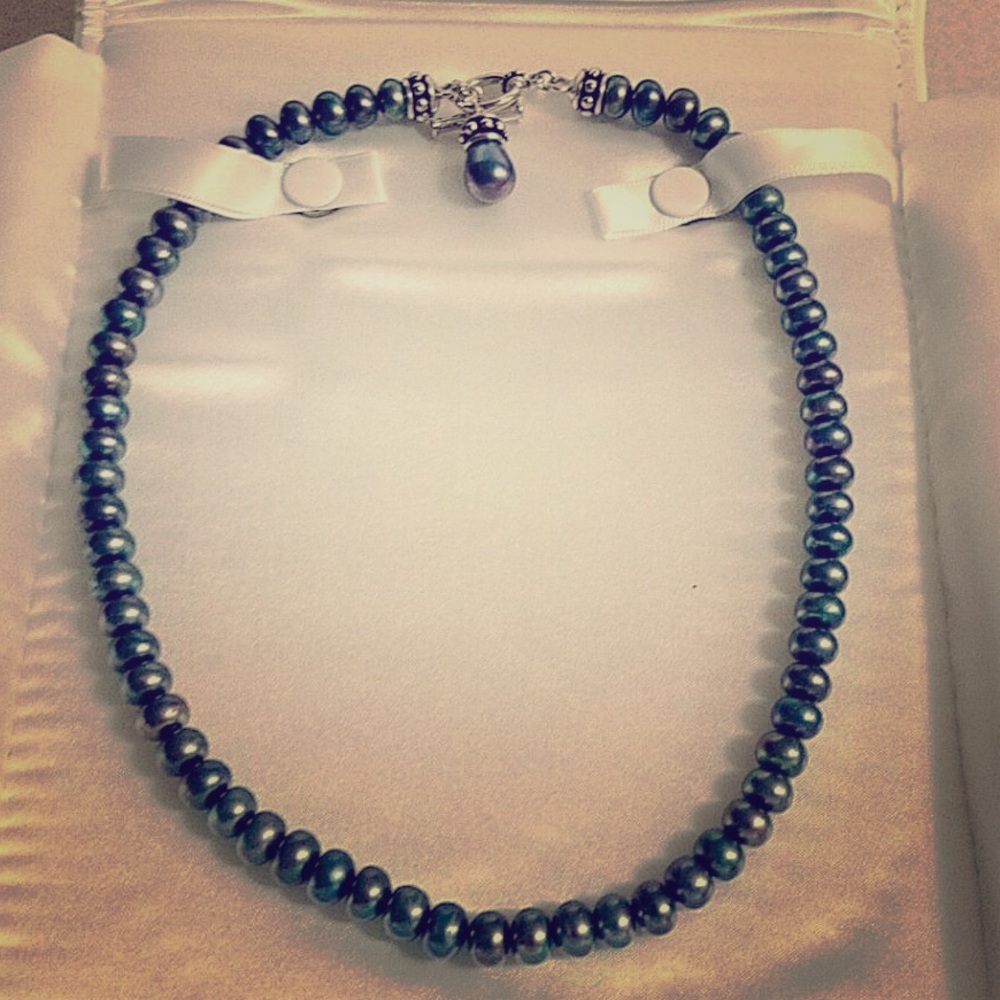 Cultured Black Pearl necklace