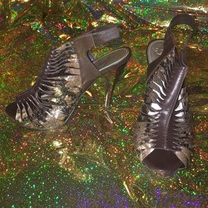 Brown snakeskin sandal !!Make Your Offer Today!!