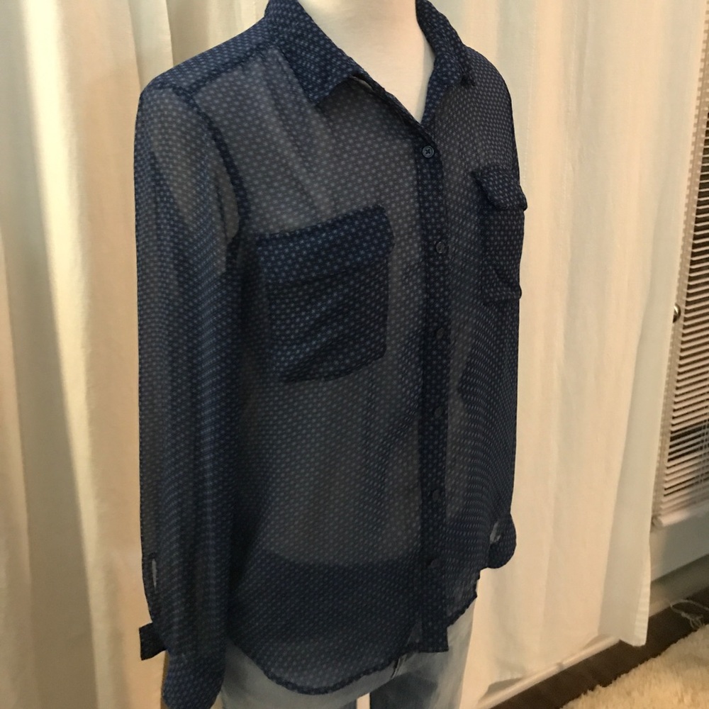 Button down blouse! - Picture 2 of 5