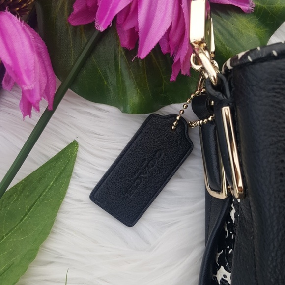 Authentic Coach Handbag - Picture 2 of 6