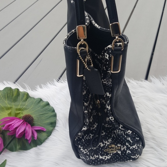 Authentic Coach Handbag - Picture 4 of 6