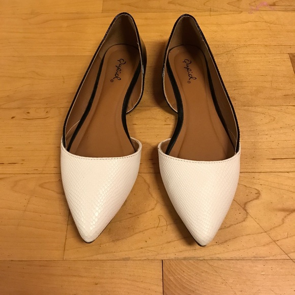 Flats - Picture 1 of 4