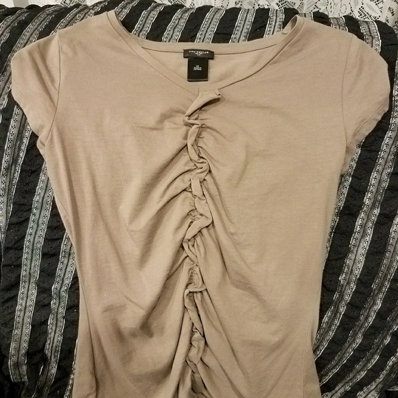 Slightly Ruffled Shirt - Picture 2 of 2