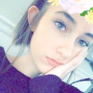 Meet your Posher, Olyvia