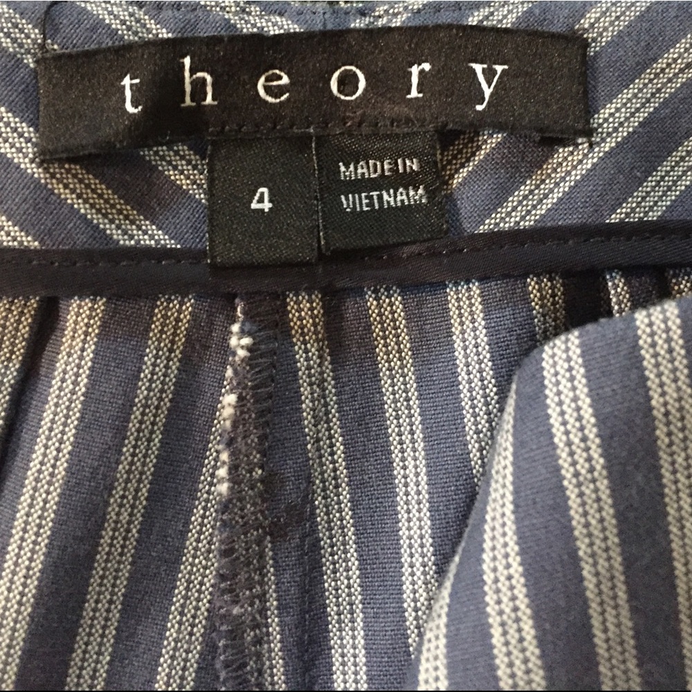 Theory classic flat front blue grey pinstriped tailored shorts 4 - Picture 4 of 7