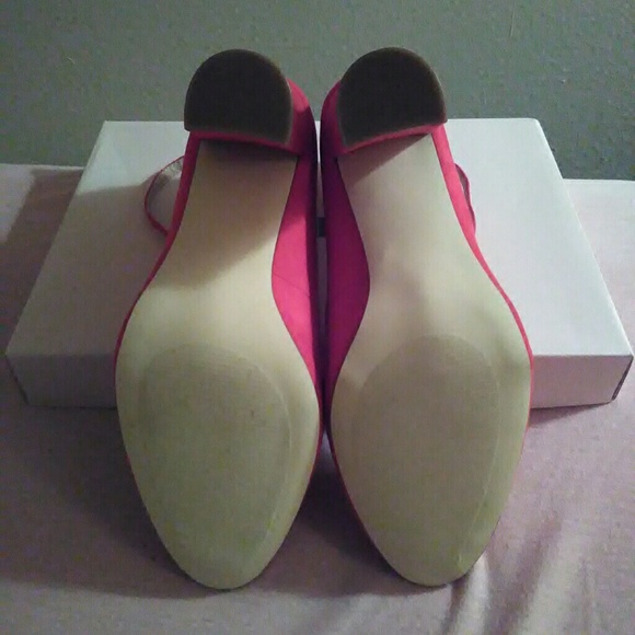 Red pumps - Picture 4 of 4