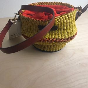 Raffia Bucket bag