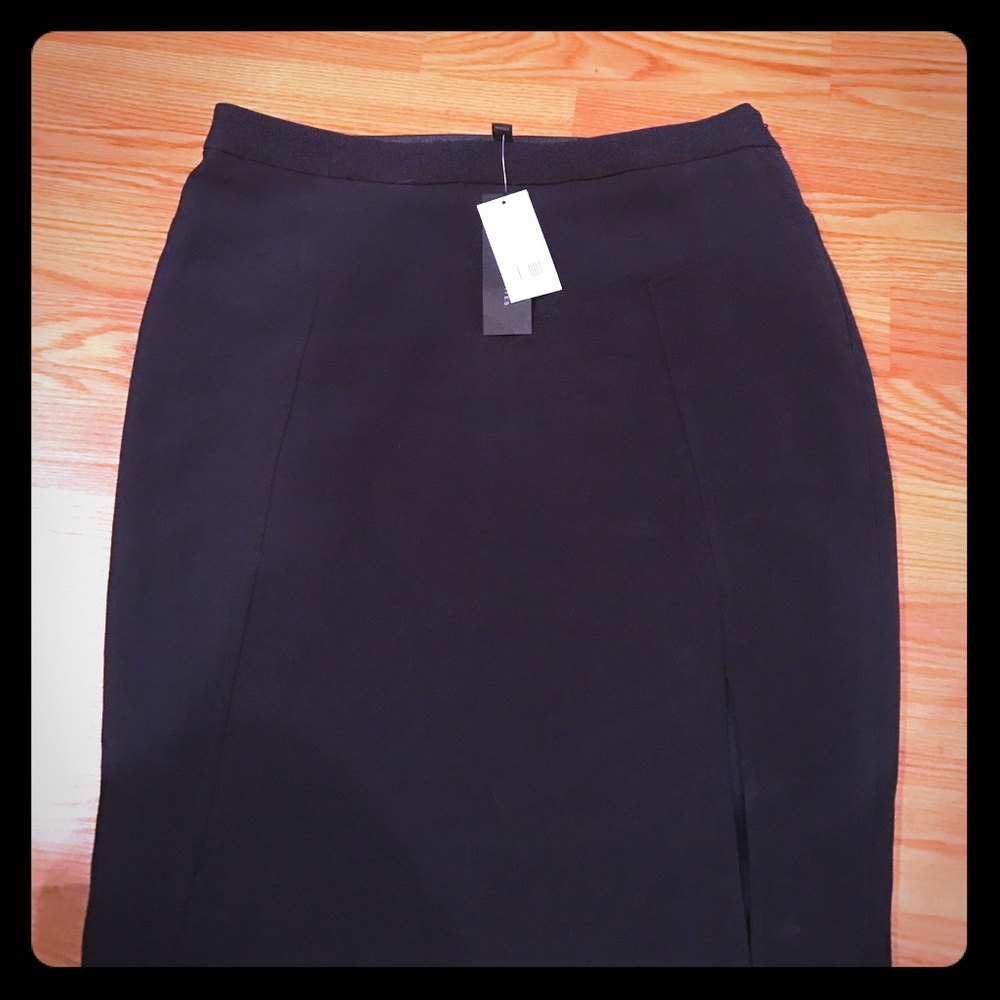Navy pencil skirt NWT