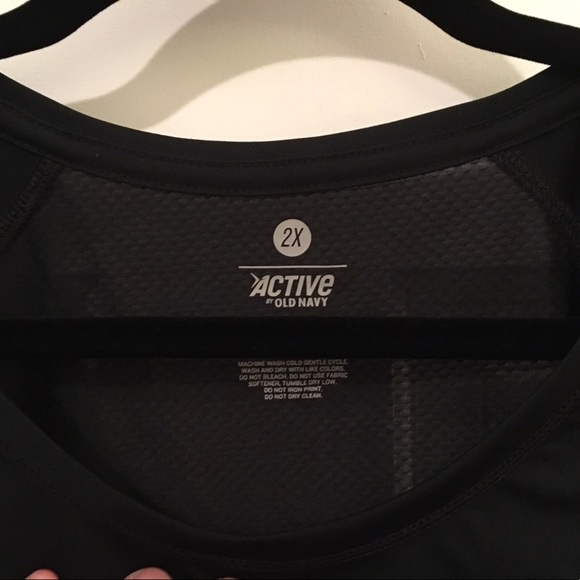 old navy active - vented wicking top size 2X - Picture 3 of 5