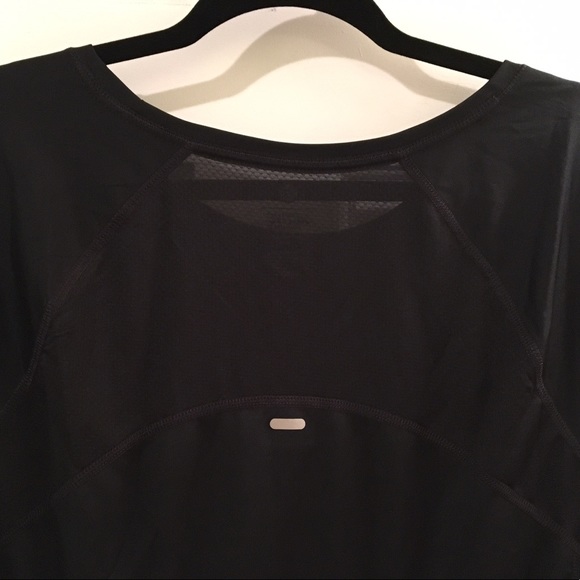 old navy active - vented wicking top size 2X - Picture 4 of 5