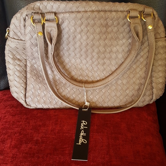 Finale Price - Picture 3 of 4