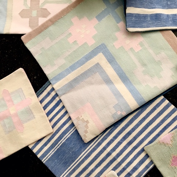 Eastern Accents Pillows-Lot of 13 - different size - Picture 3 of 6