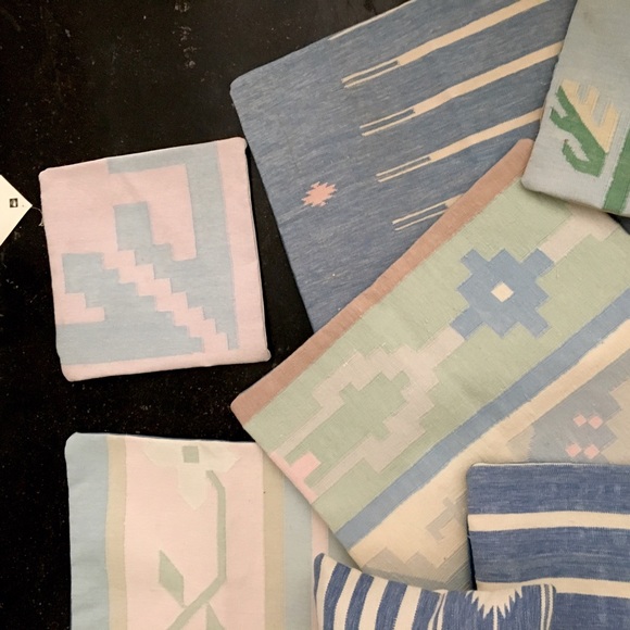 Eastern Accents Pillows-Lot of 13 - different size - Picture 6 of 6