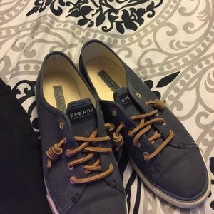 SPERRYS💕 MAKE OFFER