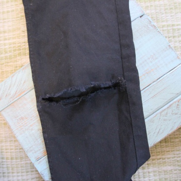 H&M Black Distressed Jeans - Picture 3 of 3