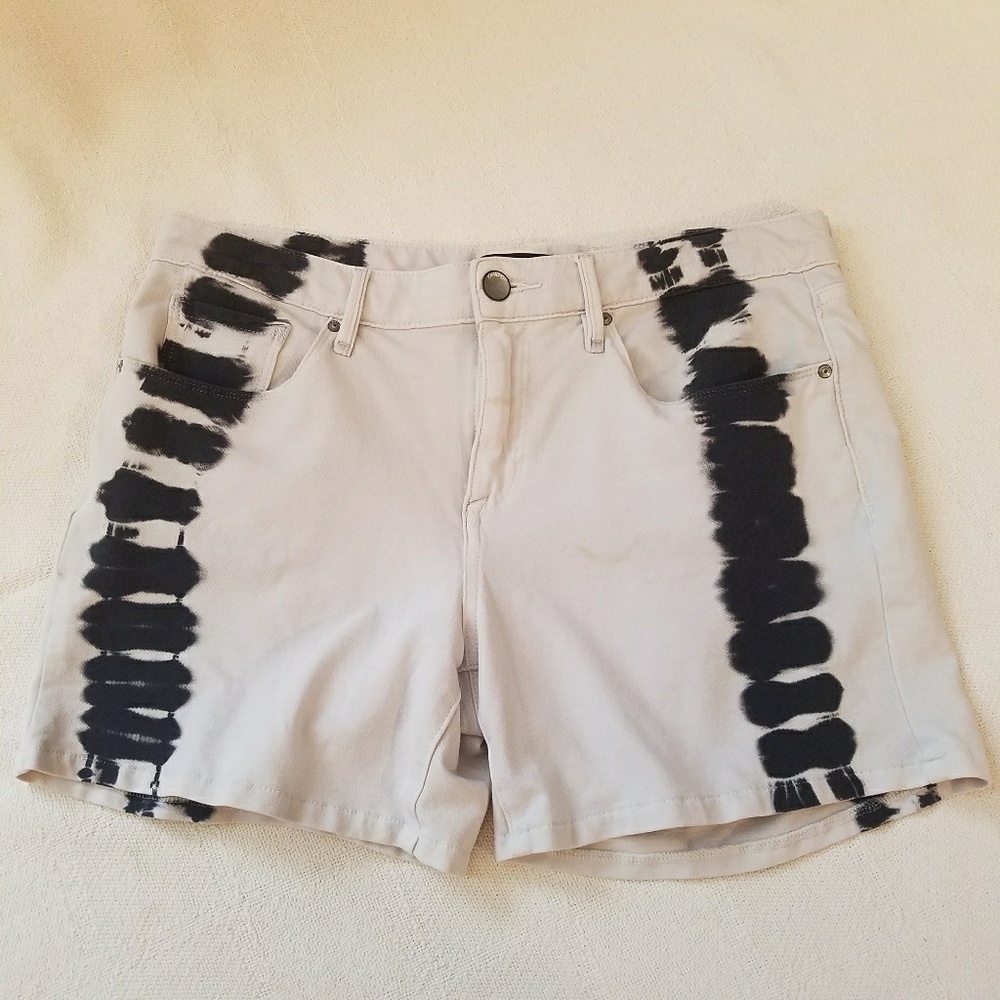 🛑CLEARANCE🛑KIIND OF tie dye shorts