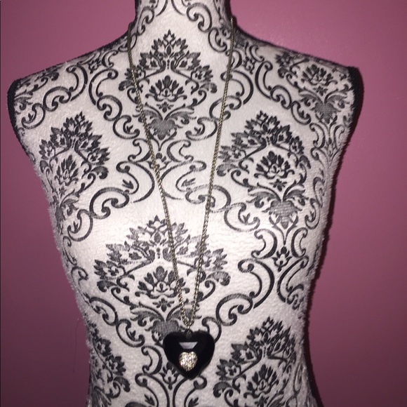 ⭐️Wrap-around Heart Necklace 🖤 - Picture 2 of 2