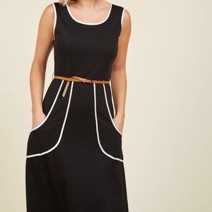 BLACK AND WHITE MIDI LENGTH DRESS 🚨 PRICE DROP