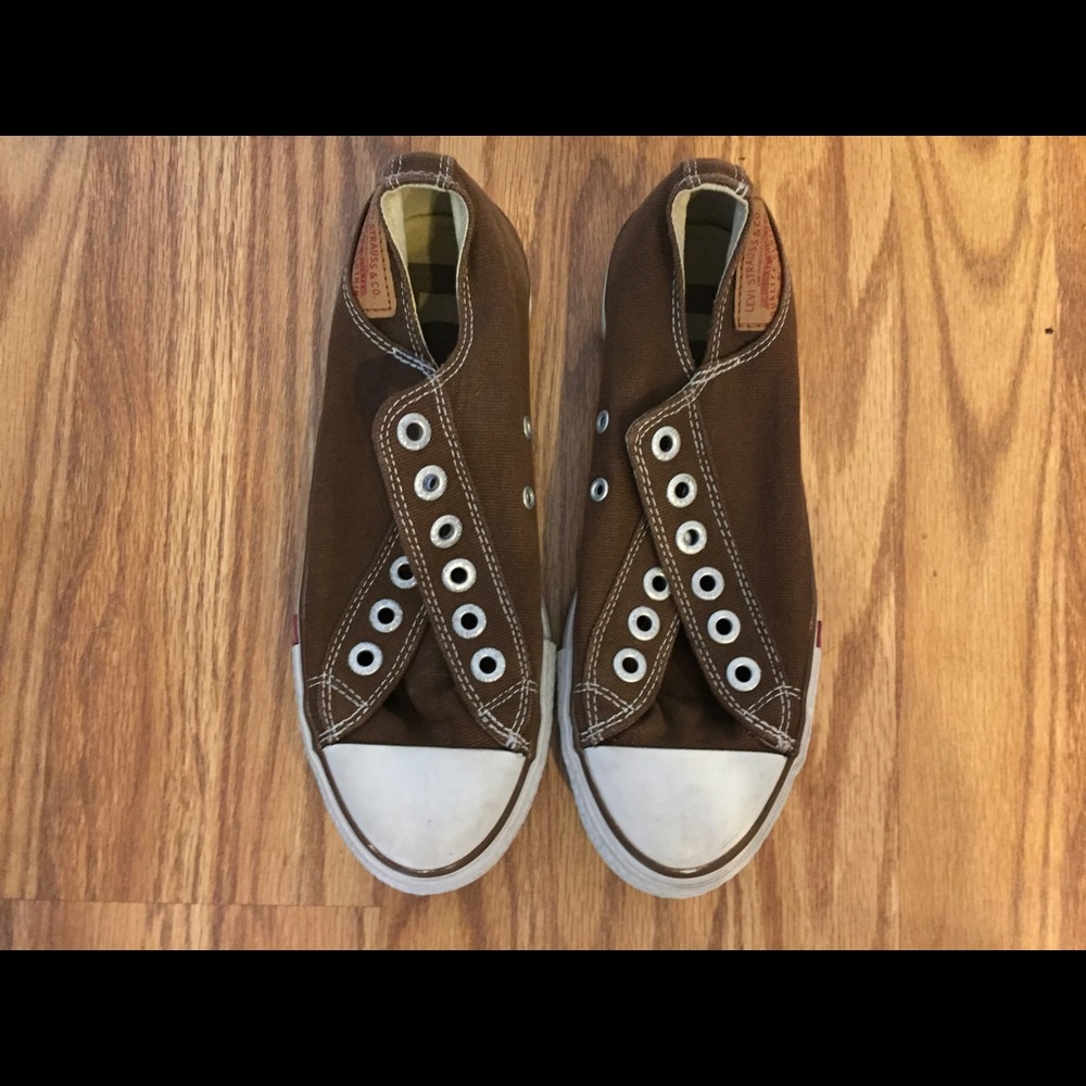 Levi's unisex sneakers ONLY 1 USE in EUC