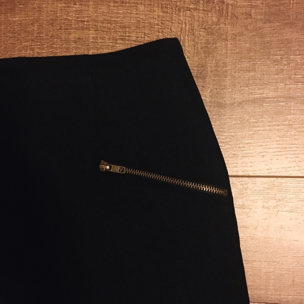 SOLD Black Scallop Skirt - Picture 4 of 7