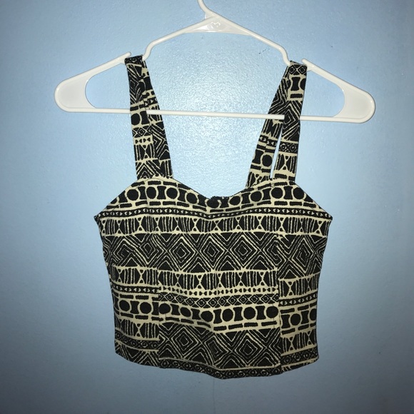 Crop topsss - Picture 4 of 8