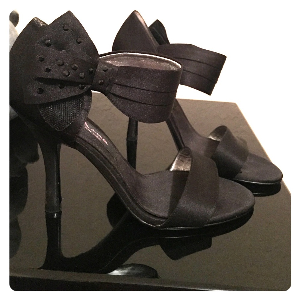 Nina black tuxedo bow heels