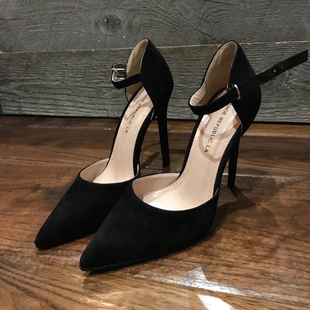 SHOE REPUBLIC Black pointed stilettos
