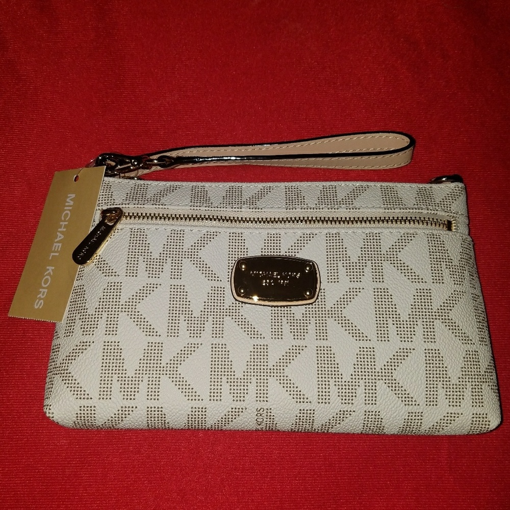 New Michael Kors Jet Set Vanilla Large Wristlet