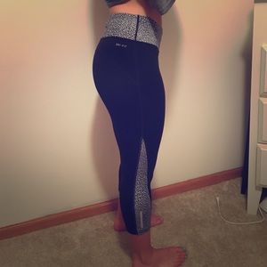 Nike Dri-Fit active capris! Excellent condition.