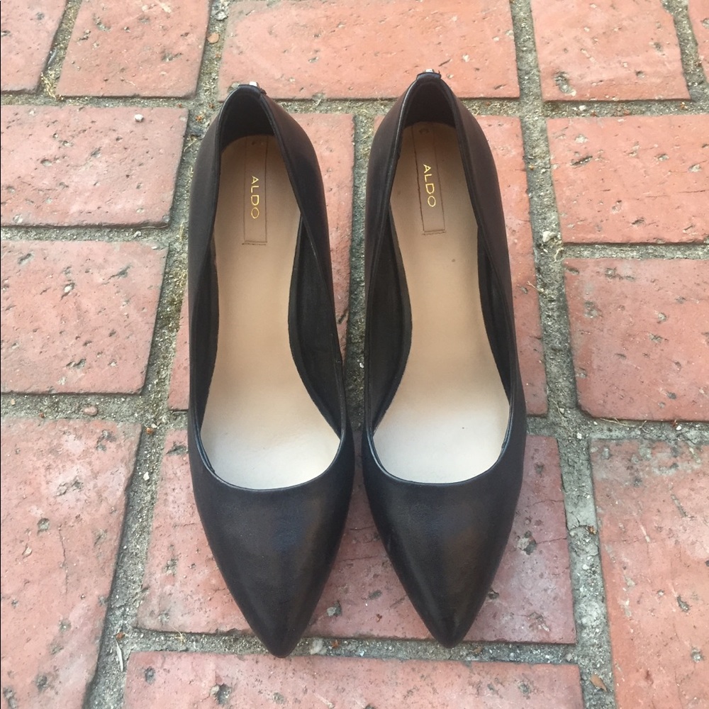 Black size 7, Aldo Heels, closed toe