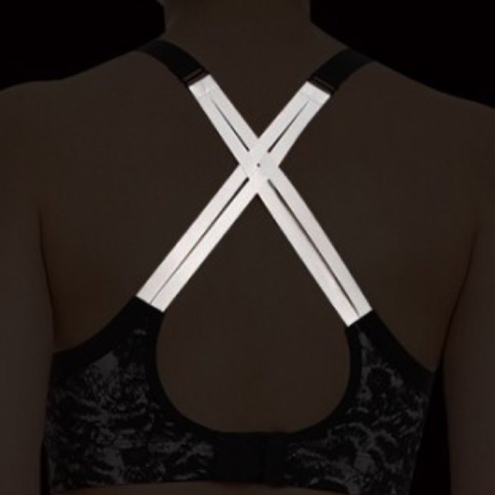 Reflective Sports Bra - Picture 5 of 6