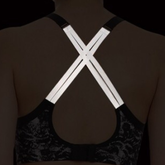 Reflective Sports Bra - Picture 5 of 6