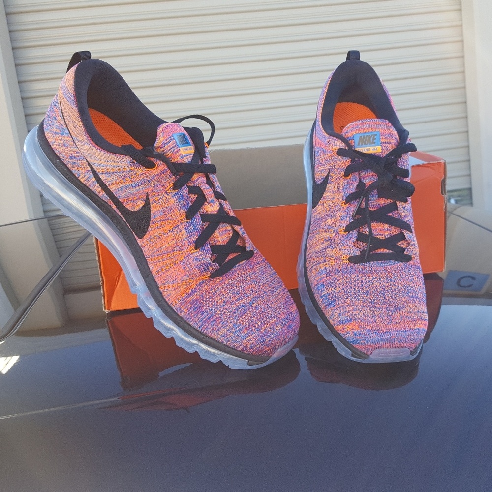 Air Max Flyknit - Picture 1 of 2