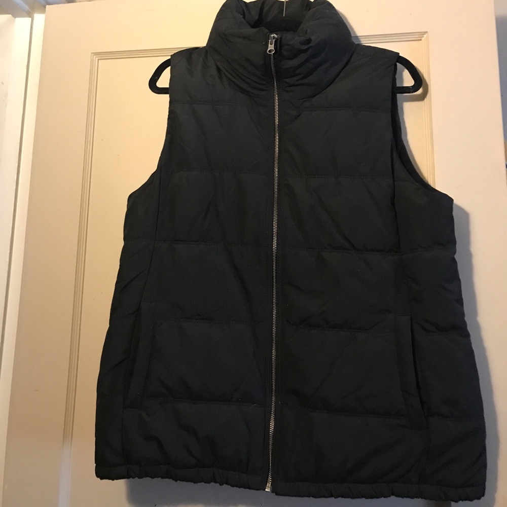 **NWOT**Old Navy puff vest