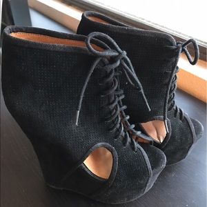 Jeffrey Campbell