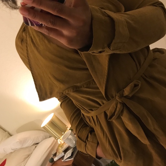 🌻 Spring/Fall Coat - Picture 3 of 5