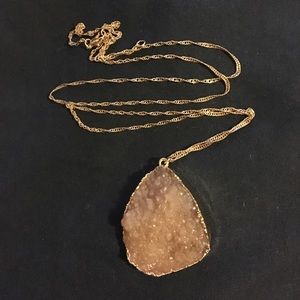 Stone pendant necklace