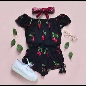 Forever 21 Cherry on top! Size M.