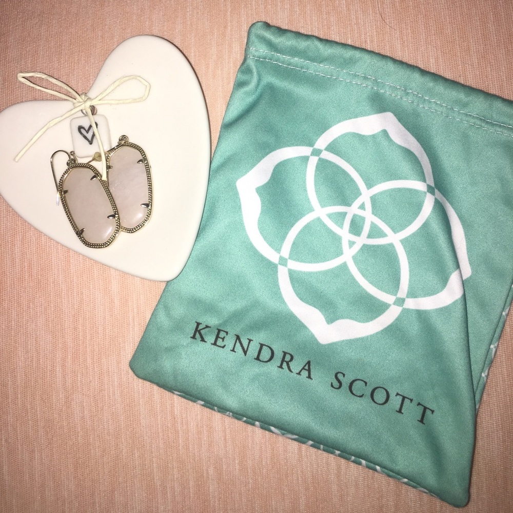 Kendra Scott Elle Earrings in Rose Quartz