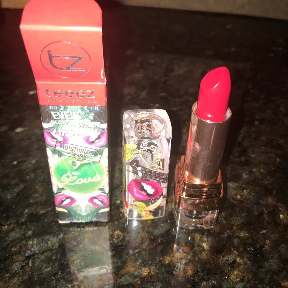 Red lipstick