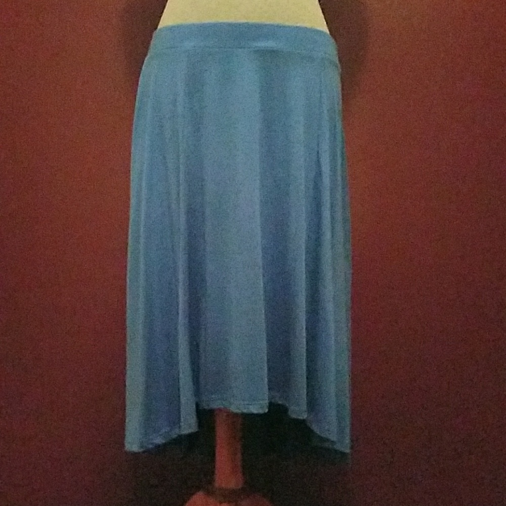 Faded Glory slight high/low skirt