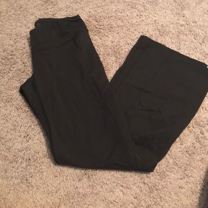 Lucy yoga flare pant