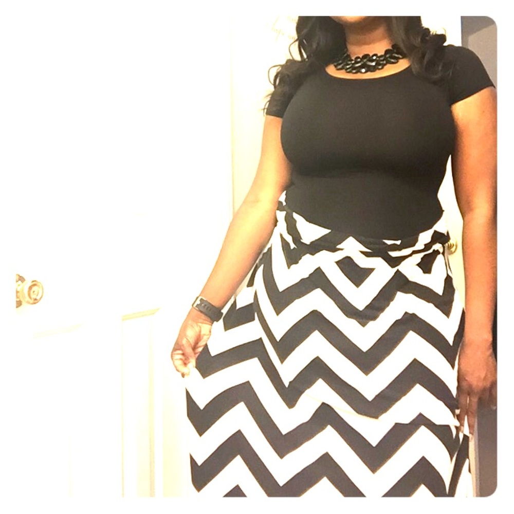 Zig Zag Patterned Maxi Skirt