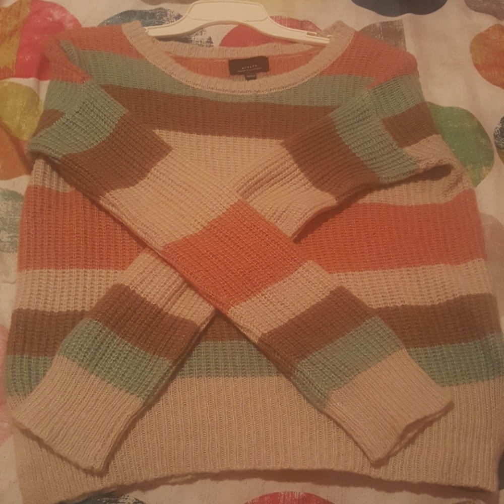 Multi-colored medium size sweater from Q