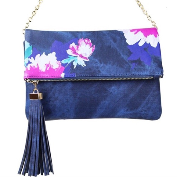 💕💝NAVY CLUTCH - Picture 2 of 5